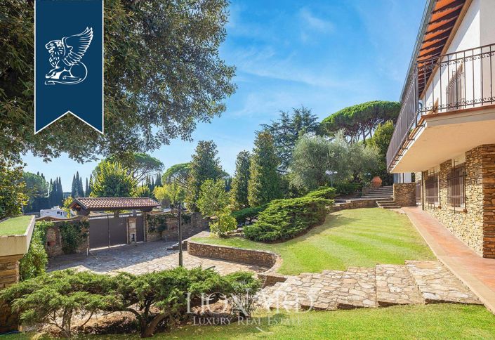 Image No.6-8 Bed Villa for sale