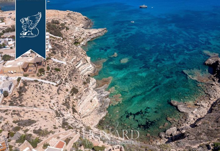 Image No.2-Villa de 54 chambres à vendre à Agrigente