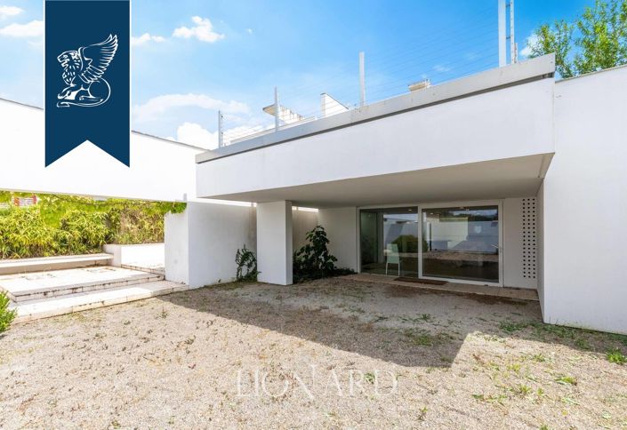 Image No.6-5 Bed Villa for sale