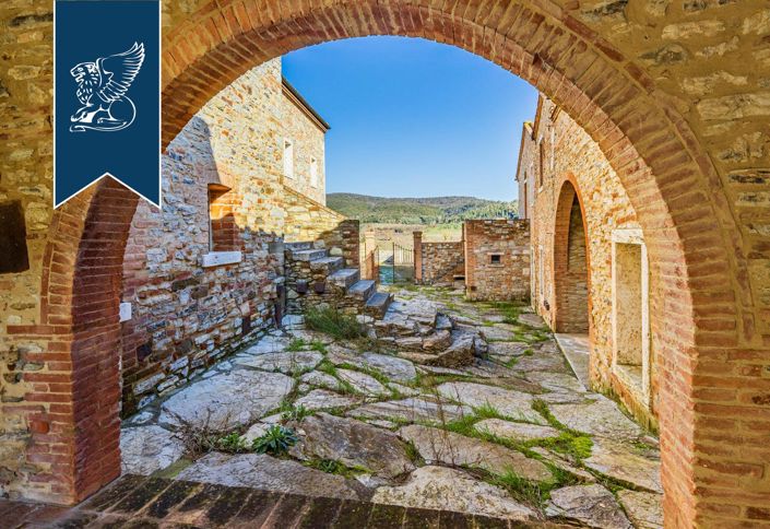 Image No.28-16 Bed Country House for sale