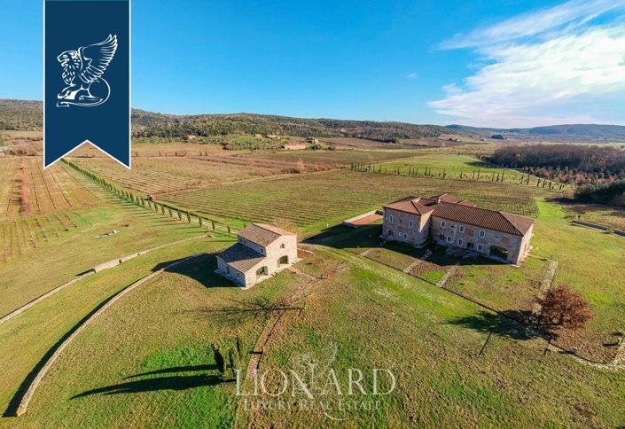 Image No.4-16 Bed Country House for sale