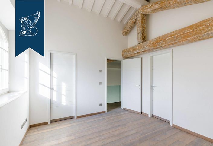 Image No.40-16 Bed Country House for sale