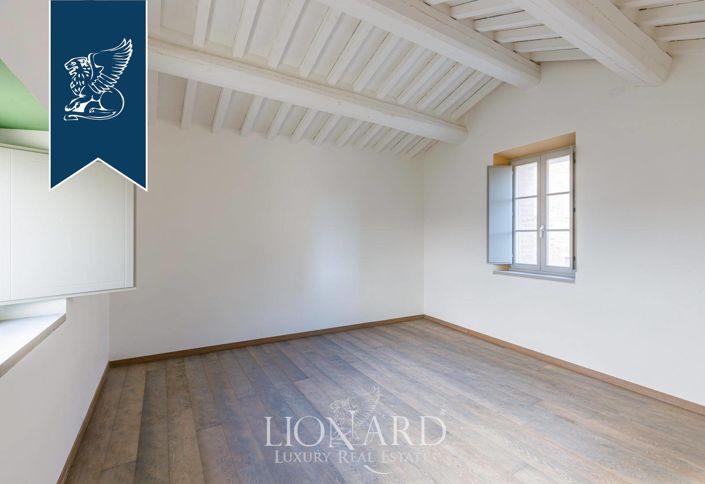 Image No.61-16 Bed Country House for sale