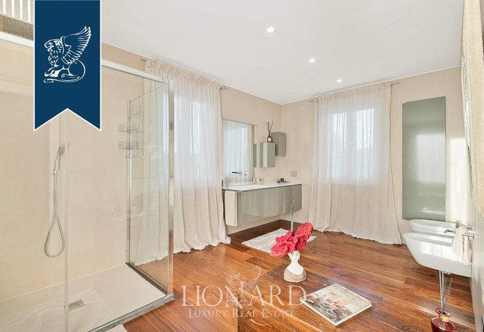 Image No.17-7 Bed Villa for sale