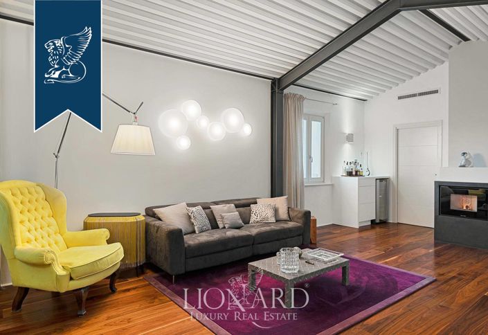 Image No.9-7 Bed Villa for sale