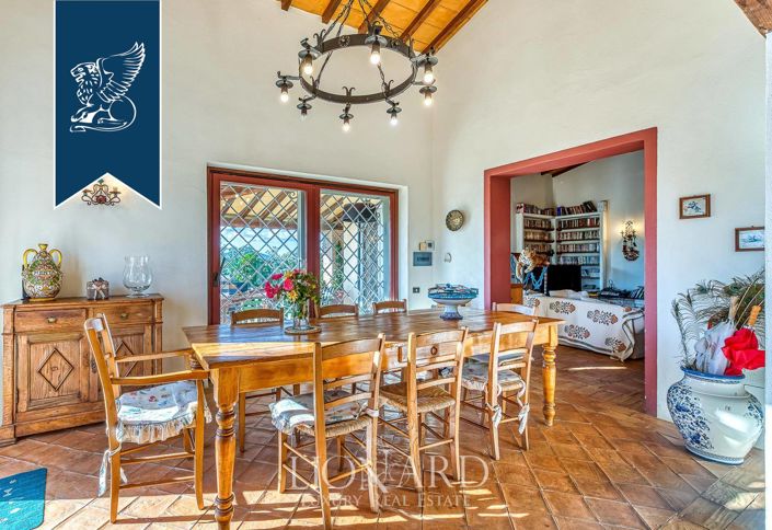 Image No.12-6 Bed Villa for sale