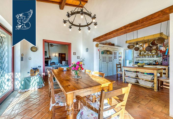 Image No.14-6 Bed Villa for sale