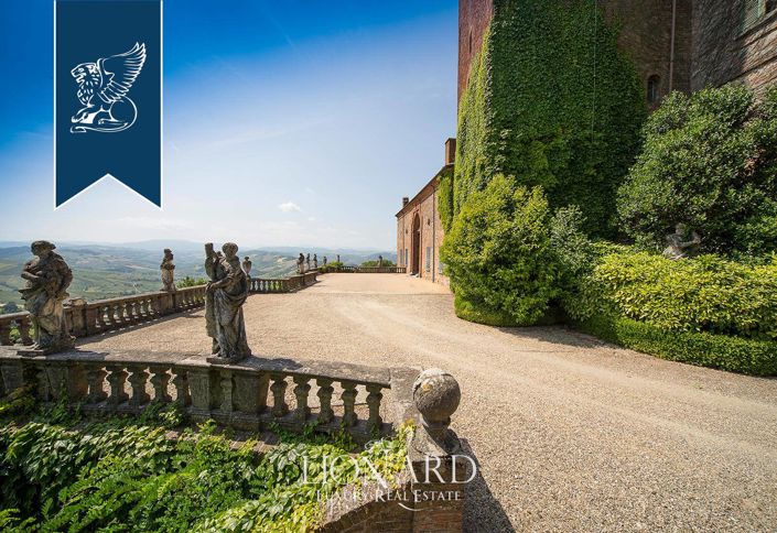 Image No.15-55 Bed Property for sale