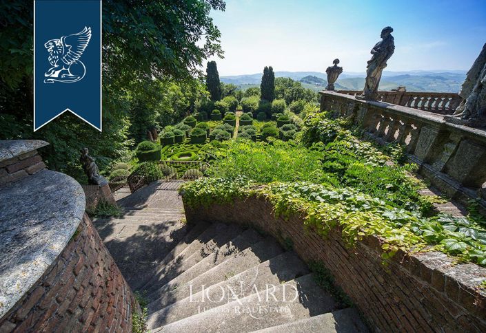 Image No.19-55 Bed Property for sale