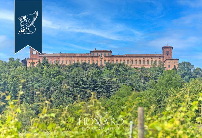 Image No.33-55 Bed Property for sale