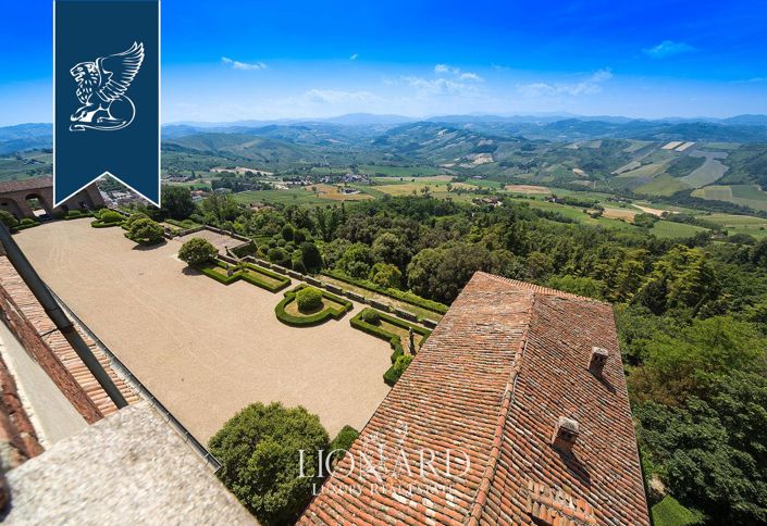 Image No.37-55 Bed Property for sale