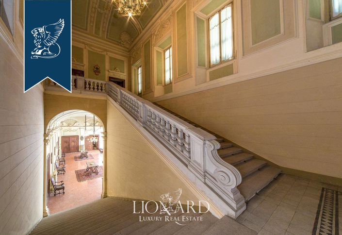 Image No.55-55 Bed Property for sale