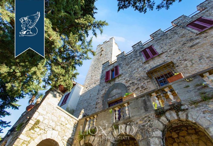 Image No.12-7 Bed Property for sale