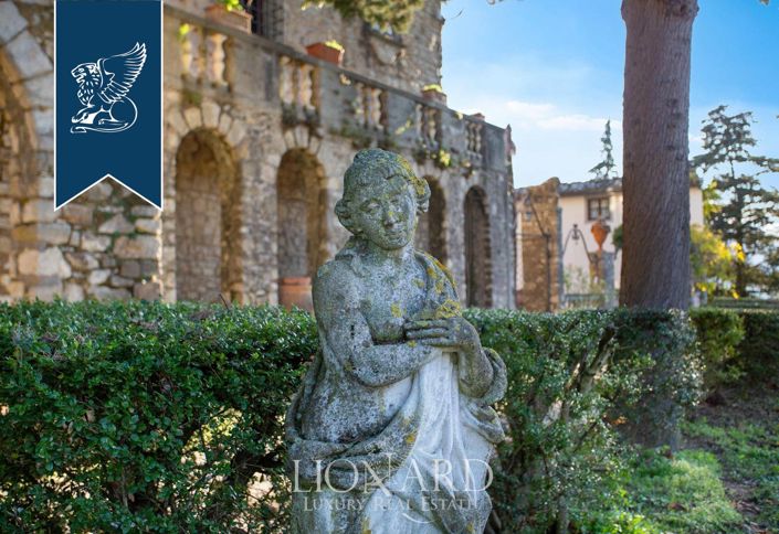 Image No.13-7 Bed Property for sale