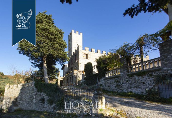 Image No.17-7 Bed Property for sale