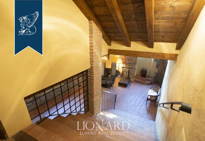 Image No.40-7 Bed Property for sale