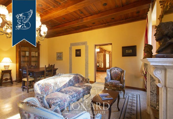 Image No.50-7 Bed Property for sale