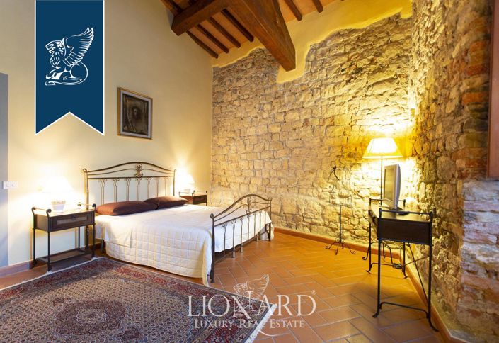 Image No.53-7 Bed Property for sale