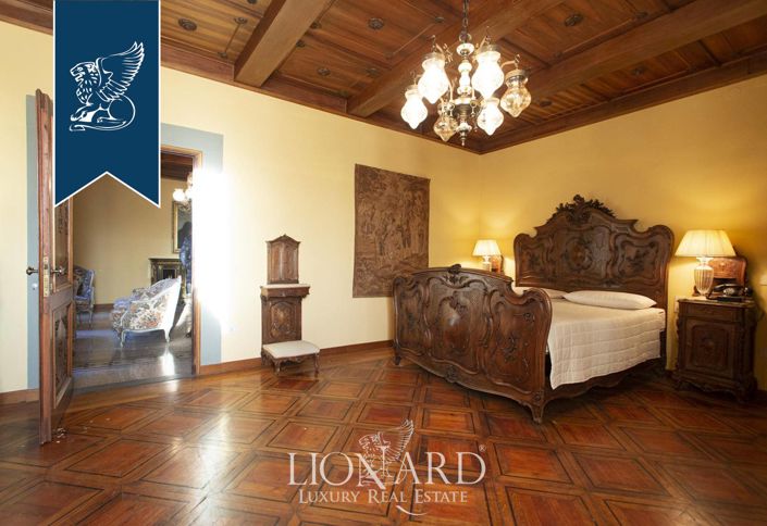 Image No.54-7 Bed Property for sale