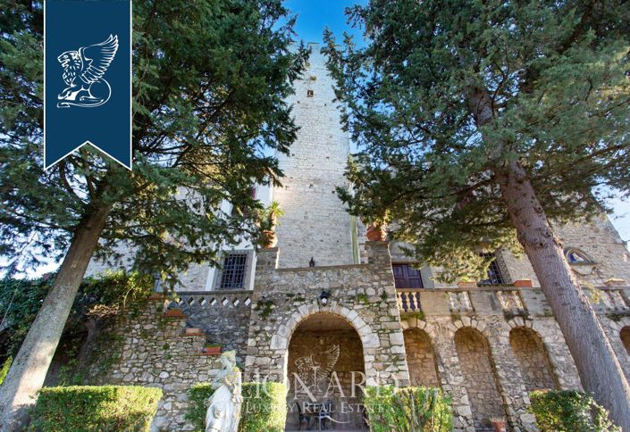 Image No.9-7 Bed Property for sale