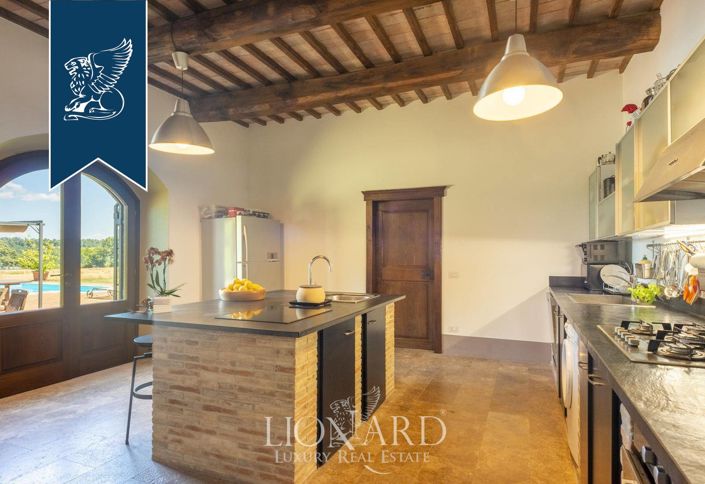 Image No.11-18 Bed Farmhouse for sale