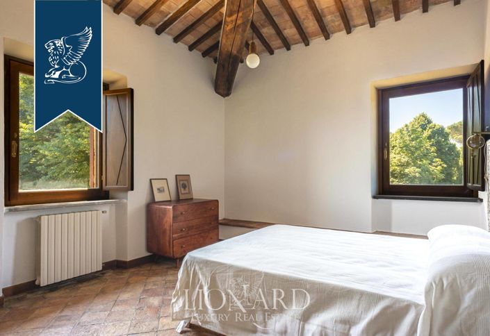 Image No.17-18 Bed Farmhouse for sale