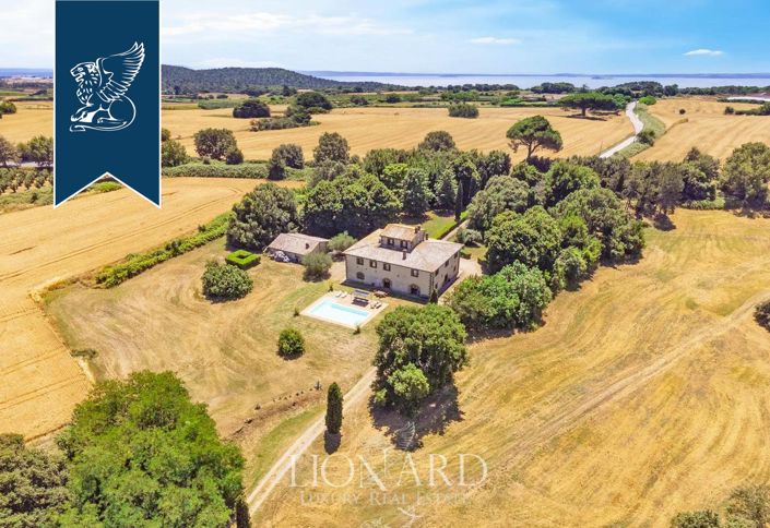 Image No.2-18 Bed Farmhouse for sale