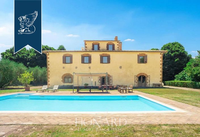 Image No.4-18 Bed Farmhouse for sale