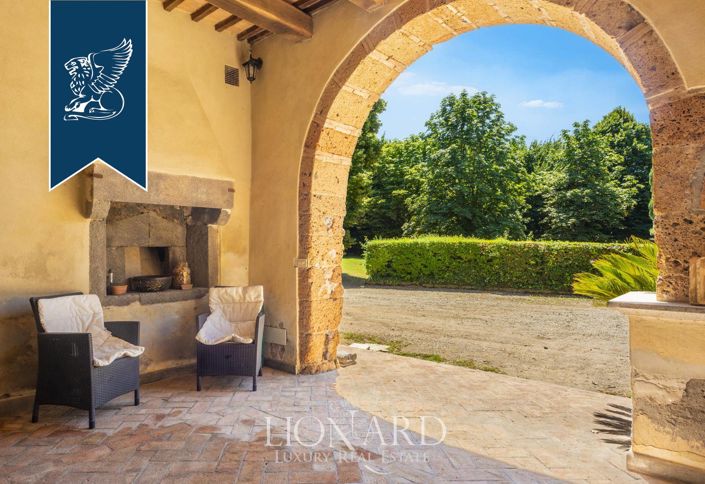 Image No.6-18 Bed Farmhouse for sale