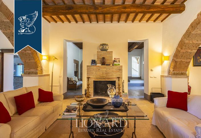 Image No.8-18 Bed Farmhouse for sale