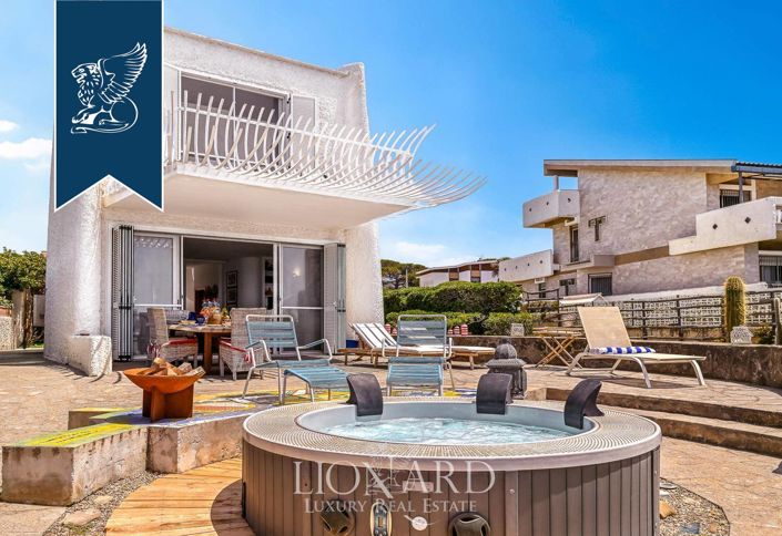 Image No.12-9 Bed Villa for sale