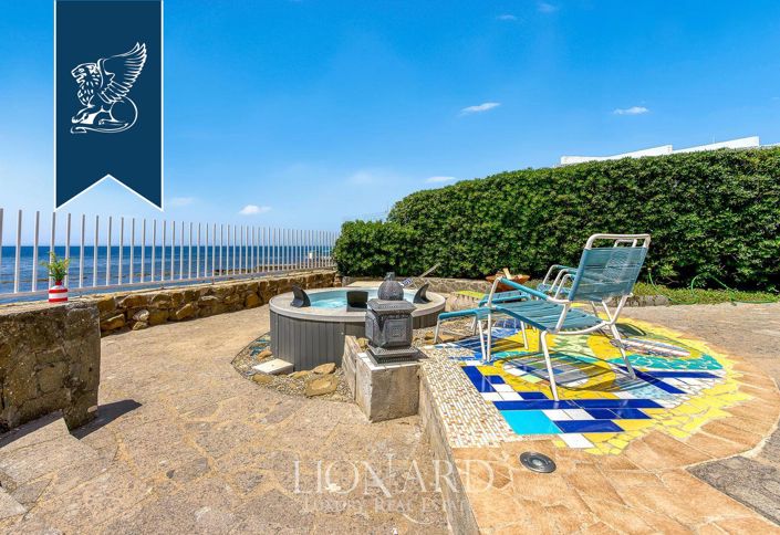 Image No.9-9 Bed Villa for sale