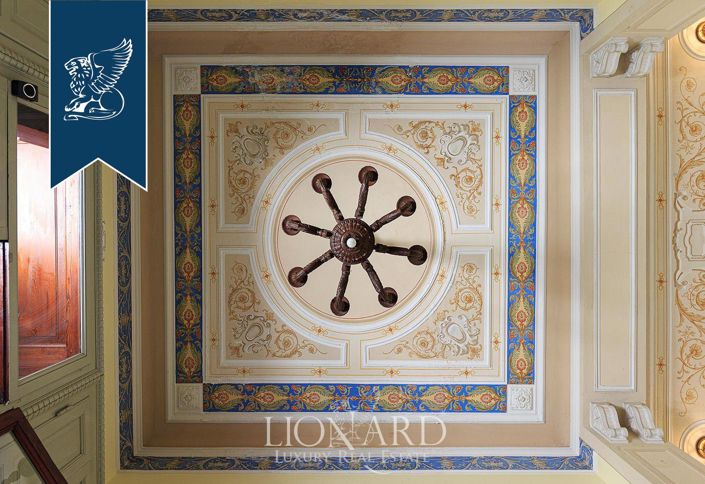 Image No.15-7 Bed Villa for sale