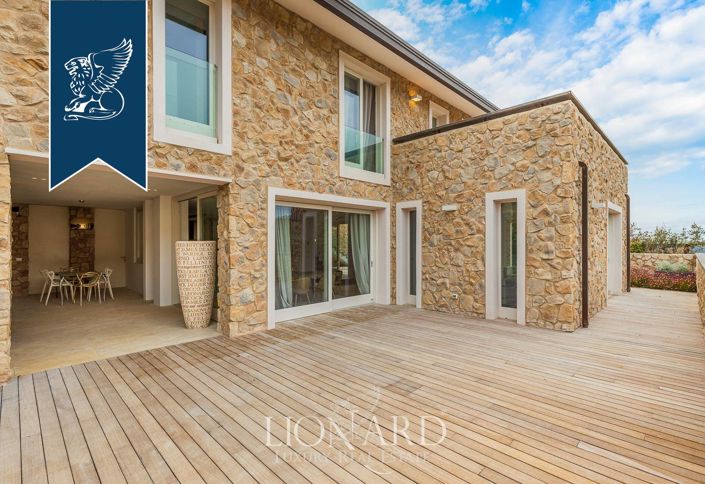 Image No.9-4 Bed Villa for sale