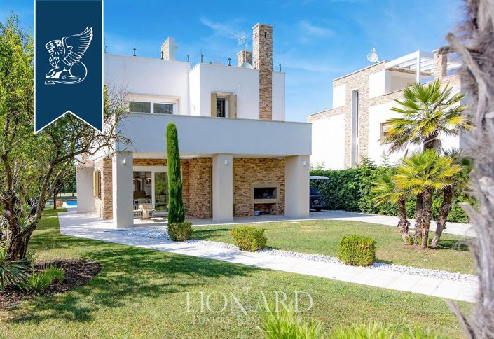 Image No.10-5 Bed Villa for sale