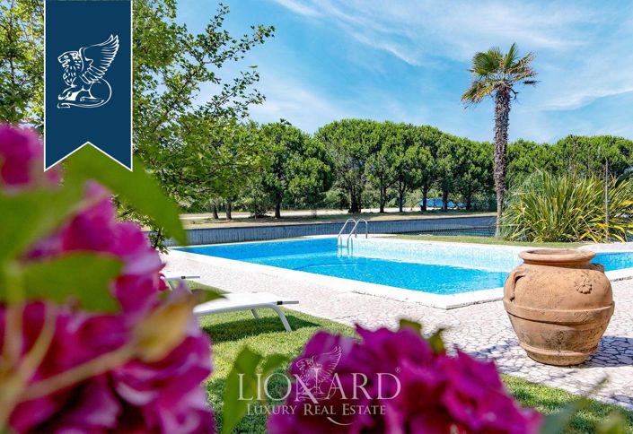 Image No.8-5 Bed Villa for sale