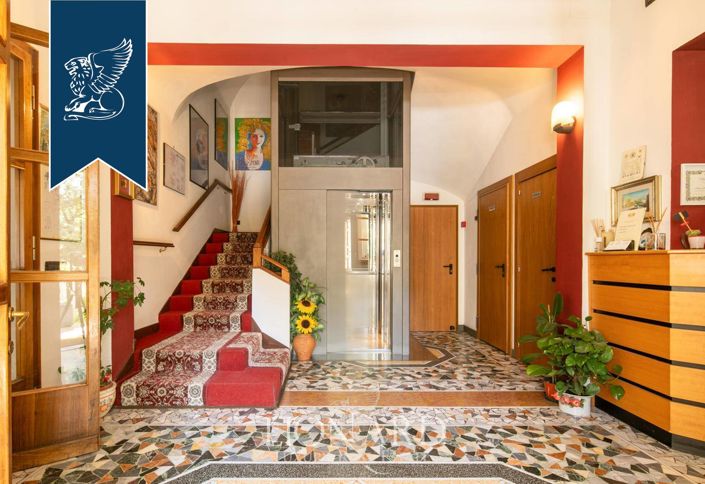 Image No.18-21 Bed Hotel for sale