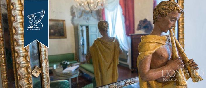 Image No.71-10 Bed Villa for sale