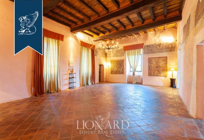 Image No.23-6 Bed Property for sale