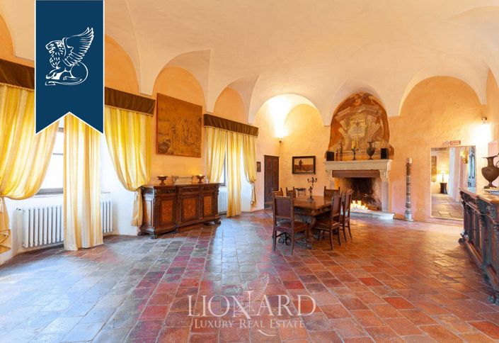 Image No.27-6 Bed Property for sale