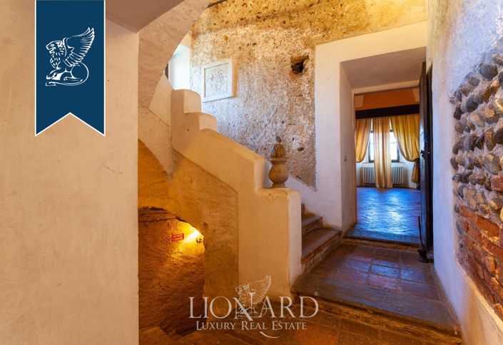 Image No.34-6 Bed Property for sale