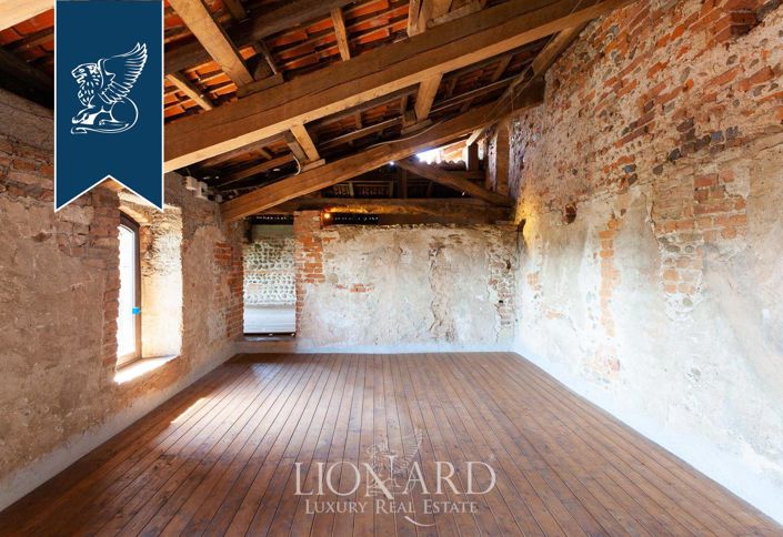 Image No.39-6 Bed Property for sale