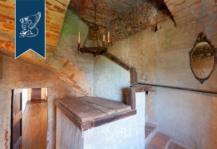 Image No.47-6 Bed Property for sale