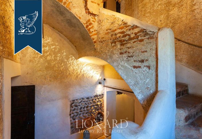 Image No.48-6 Bed Property for sale