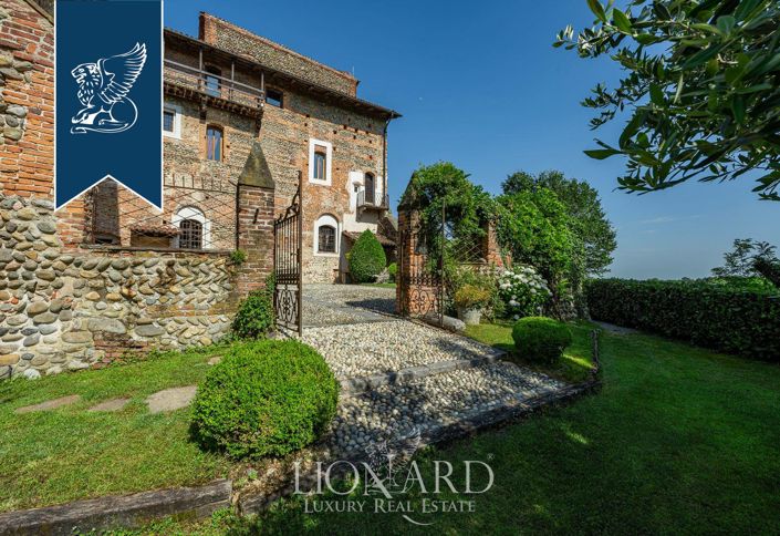 Image No.5-6 Bed Property for sale