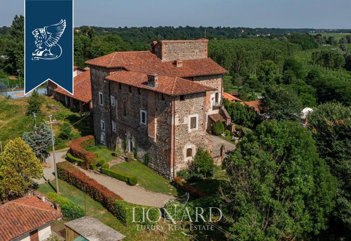 Image No.58-6 Bed Property for sale