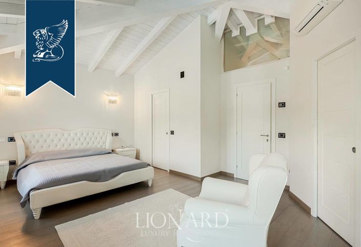 Image No.16-4 Bed Villa for sale