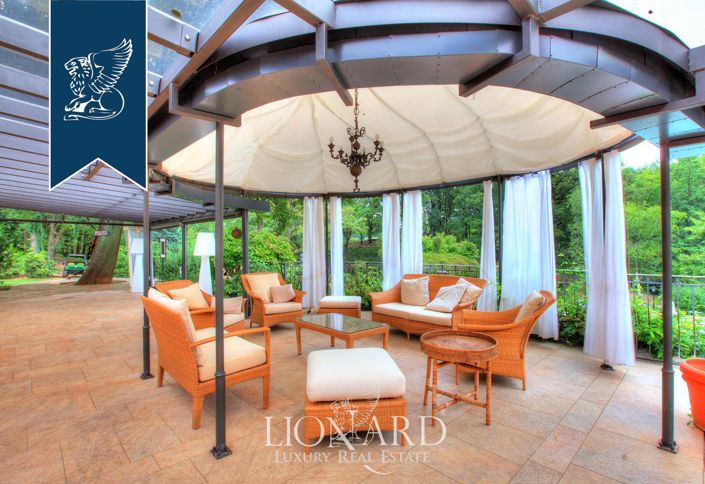 Image No.10-12 Bed Hotel for sale