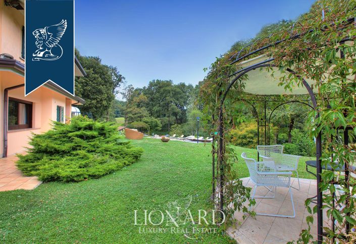 Image No.16-12 Bed Hotel for sale