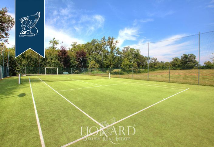 Image No.19-12 Bed Hotel for sale